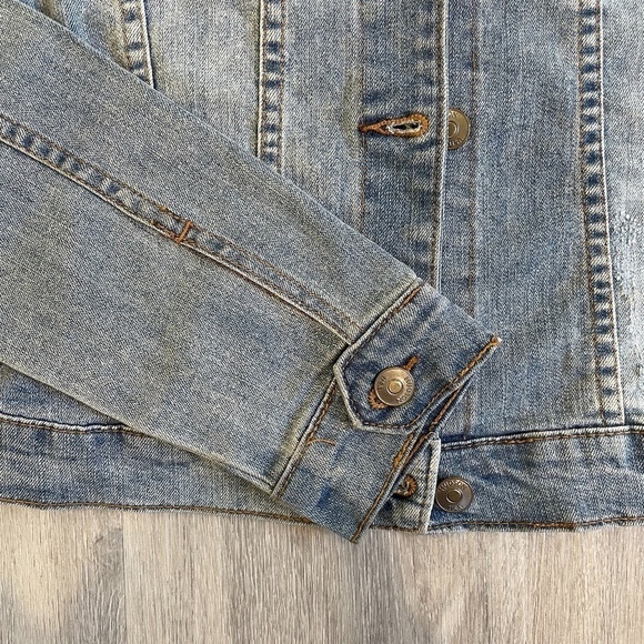 Hudson Girls Distressed Light Jean Jacket - Picture 4 of 9